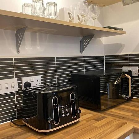 The Onyx Suite - 1 Bed Apartment W/ Free Parking كارديف المظهر الخارجي الصورة